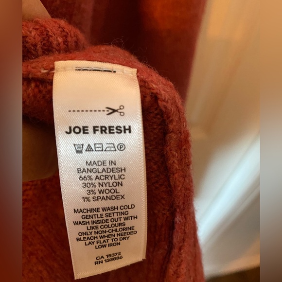 🍁 Flattering V-neck Sweater - Joe Fresh, mauve colour - excellent condition! - Picture 2 of 6